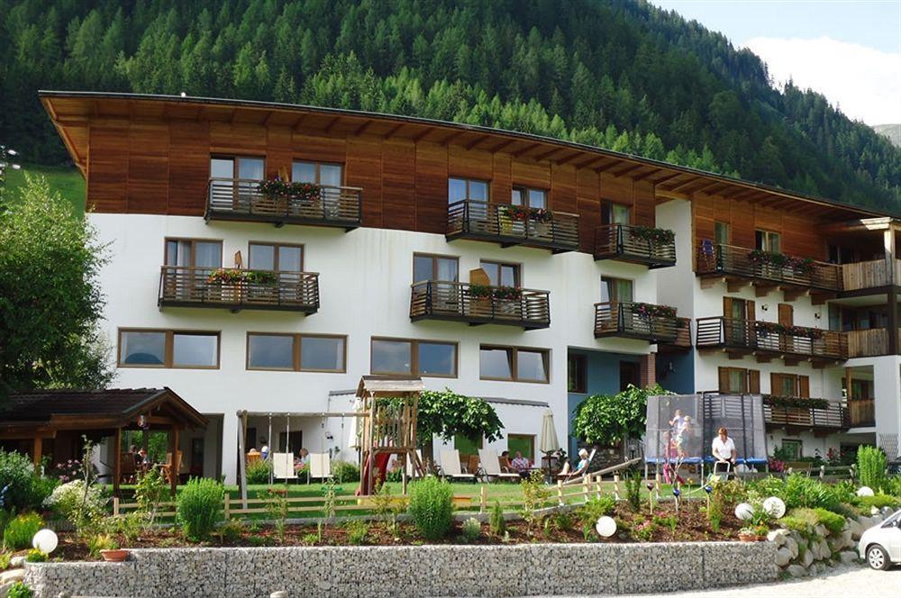 Hotel Dolomitenblick Terento Exterior photo