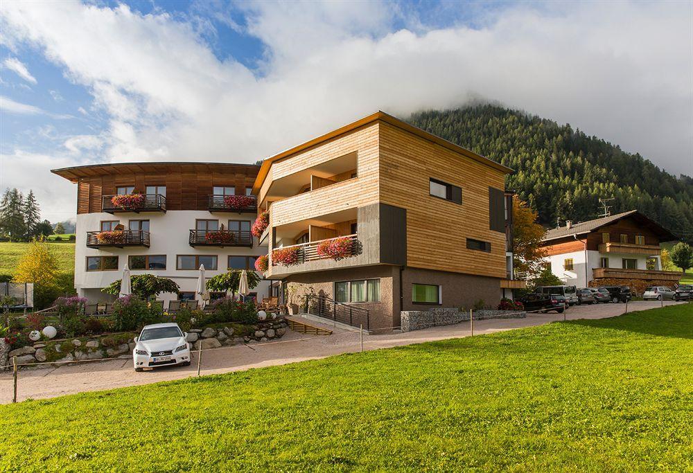 Hotel Dolomitenblick Terento Exterior photo