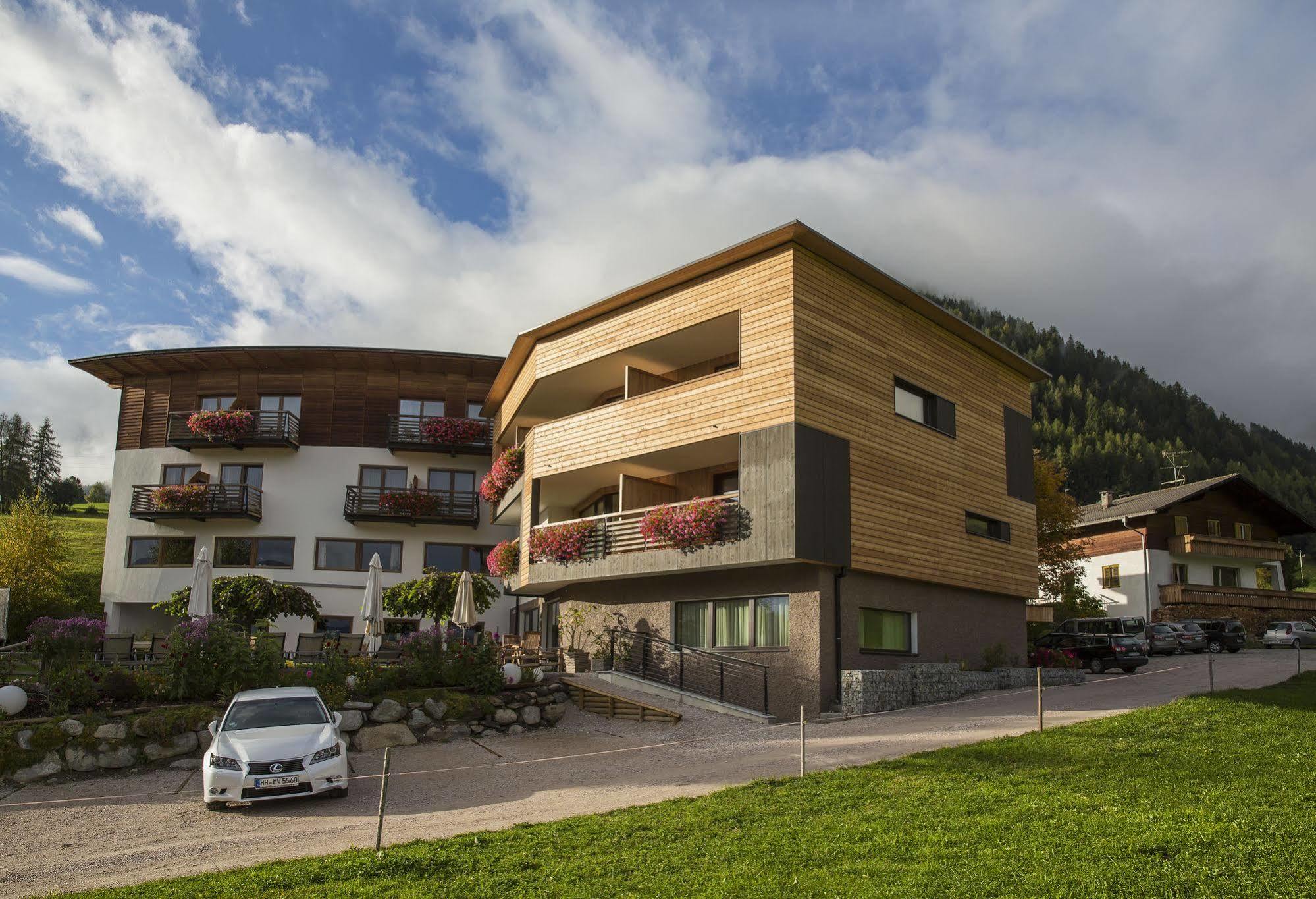 Hotel Dolomitenblick Terento Exterior photo